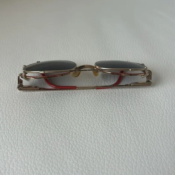 NEW. Round Red Retro Frame - Picture 9 of 15